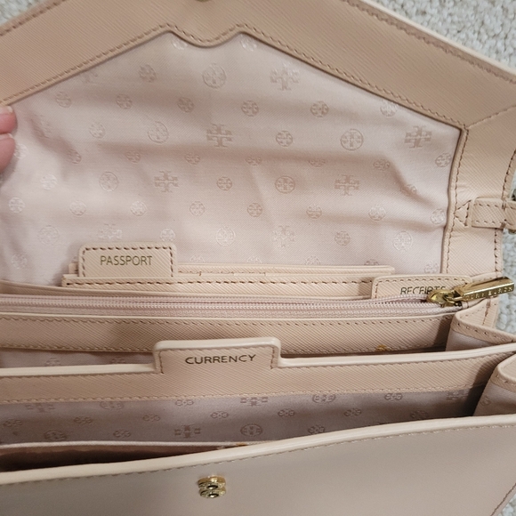 Chic Tory Burch Beige Envelope Robinson Crossbody Bag Clutch - Picture 8 of 15